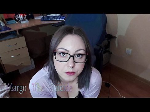 ❤️ Sexet pige med briller sutter Dildo dybt på kamera ☑ Porno at da.porno-flix.ru